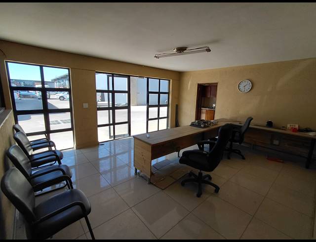 334M² WAREHOUSE TO LET IN POMONA